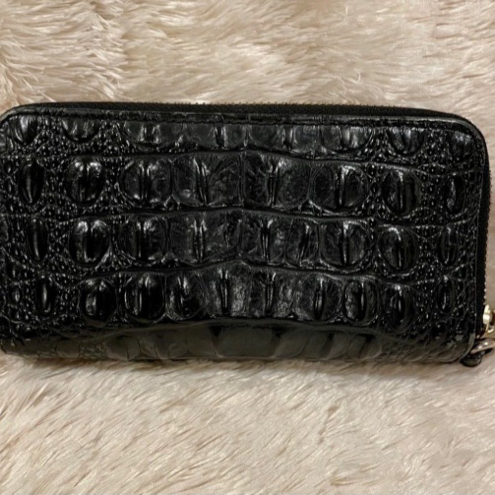 Brahmin wallet